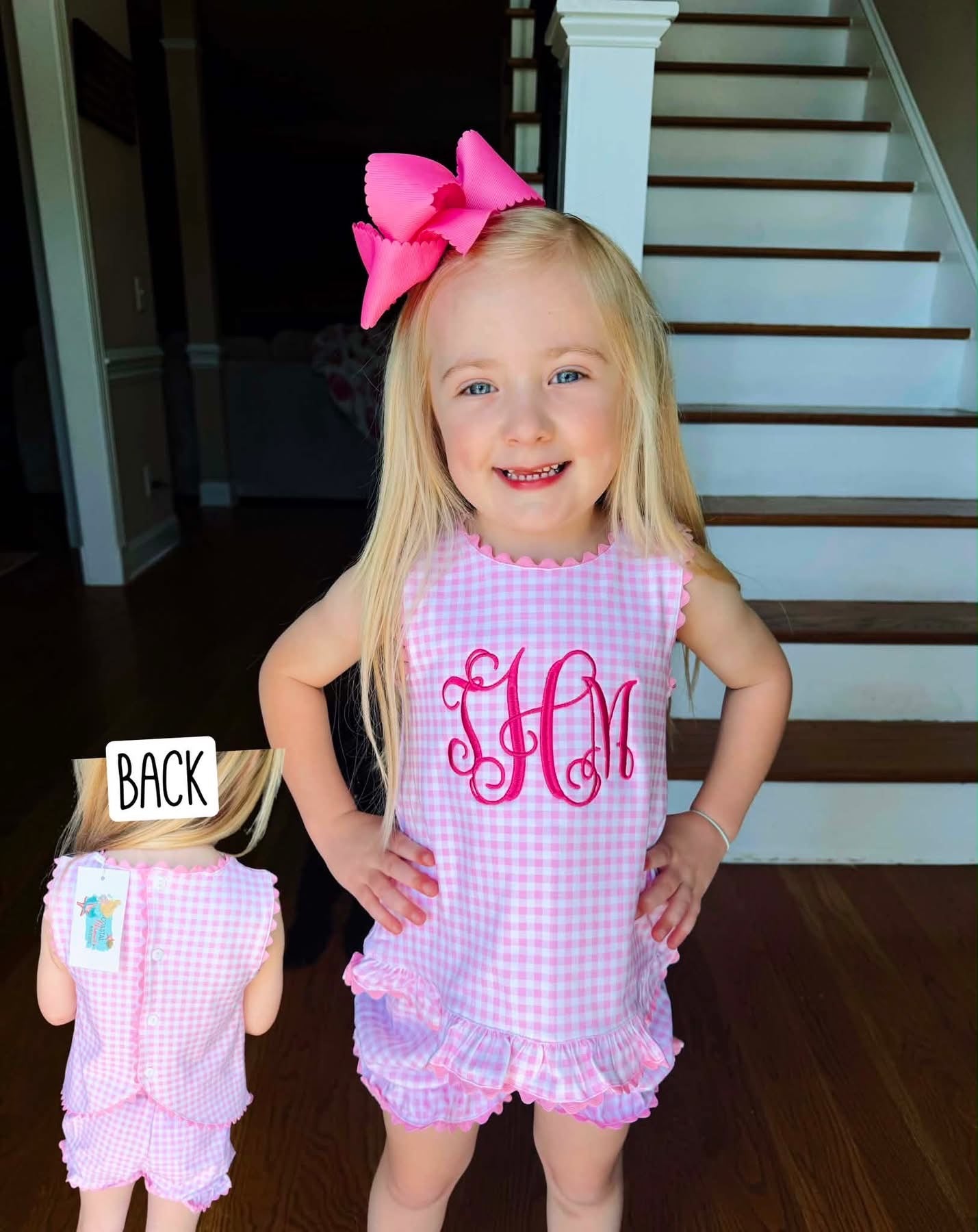 Pink monogramed scalloped set!💕💗