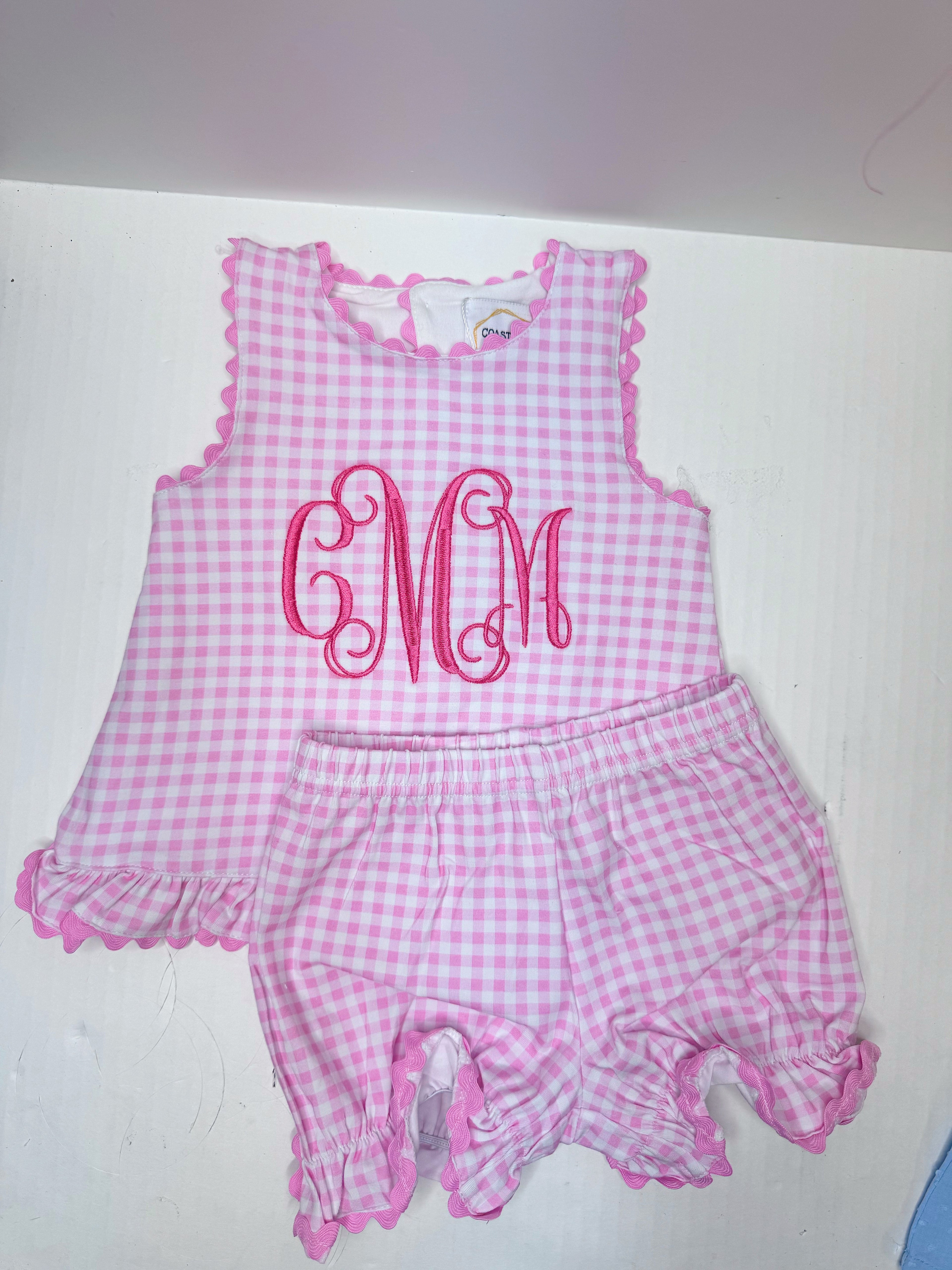 Pink monogramed scalloped set!💕💗