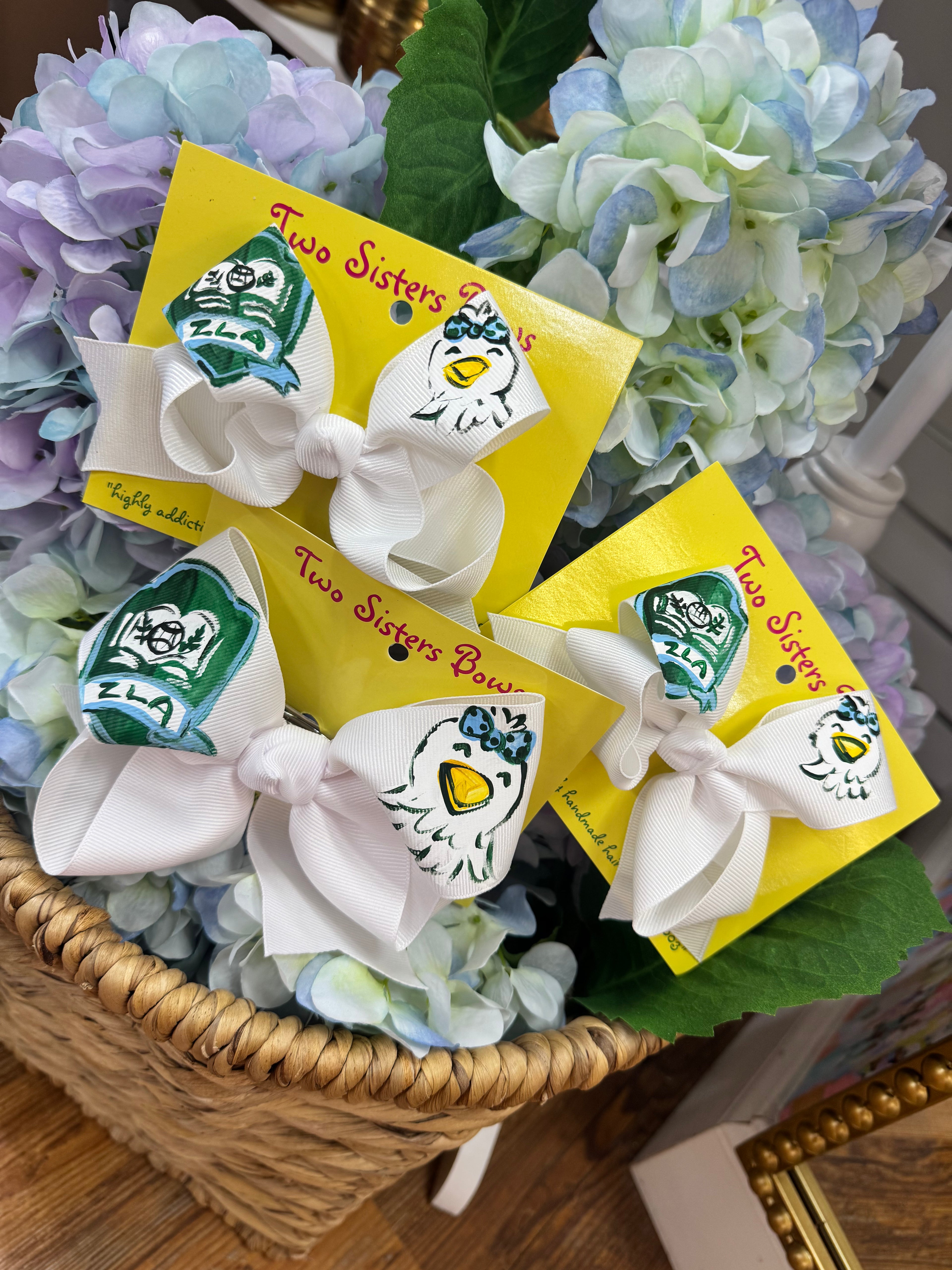 CUSTOM HAND PAINTED ZLA HAIR BOW