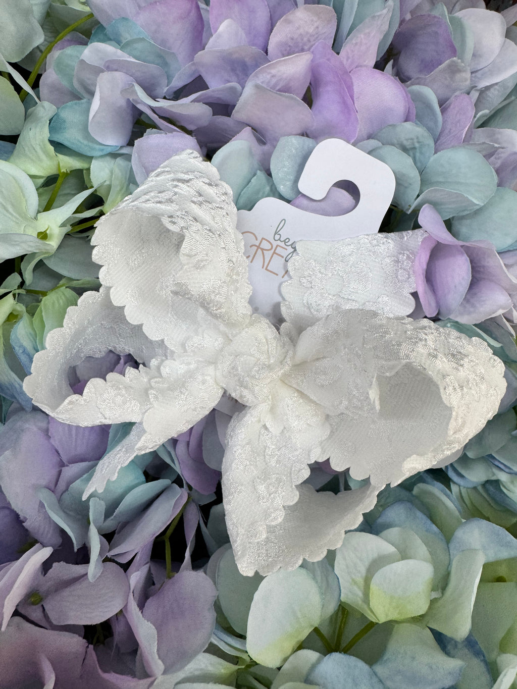 Medium bow
